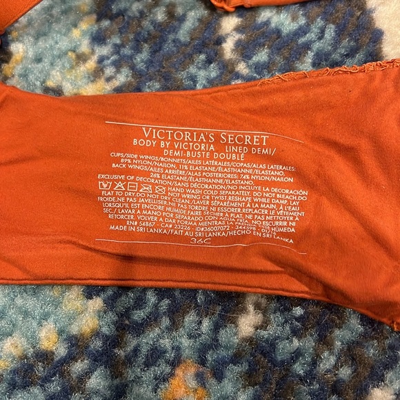 Victoria’s Secret Body by Victoria Lined Demi Bra - Picture 3 of 3